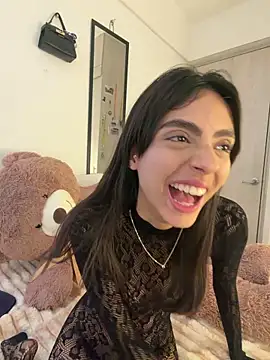 ZaraLuuv live cam profile