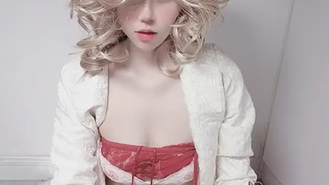 美女JuliaNoir在线直播