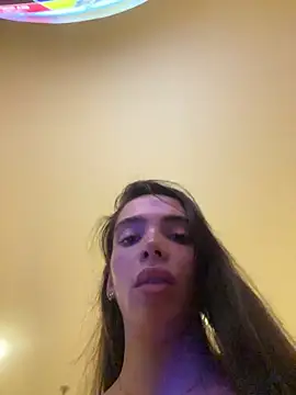 Webcam Model (sisterhong)  is live.Free join now!