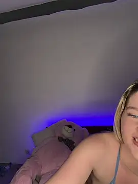 zoey__08 - Zoey__08's free webcam - UK Sex Cams