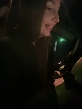 Webcam Model (KrisMagnoly)  is live.Free join now!