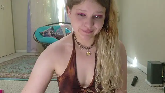 emihaze - Emihaze's free webcam - UK Sex Cams