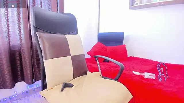 michacosio - Michacosio's free webcam - UK Sex Cams