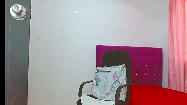 chantalsemenova1 live sex cam