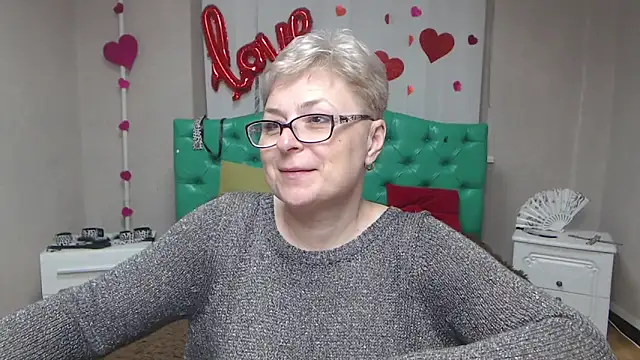 EmiliaGree live cam profile