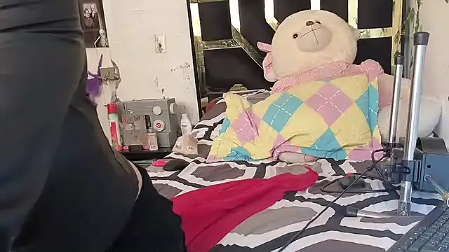 lucywhite13 (F young) - show fuck ass