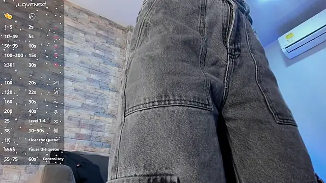 valen_gill - Valen_gill's free webcam