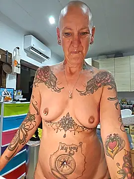 emma_milf25 (F mature) - Finger my wet Pussy 🐱