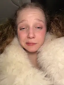 outside_rosy (F teen) - sit on camera with ass spread