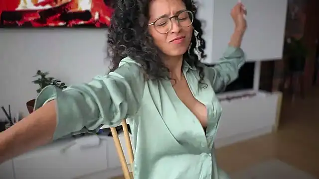 illaroom (F milf) - Show Oil