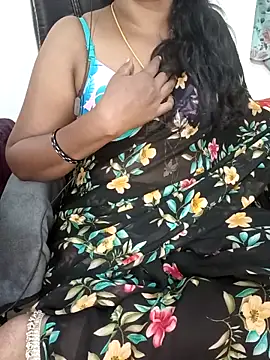 Tamil-hotwife's live cam
