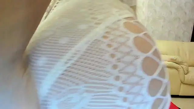 truefoxyyy - TrueFoxyyy's free webcam - UK Sex Cams