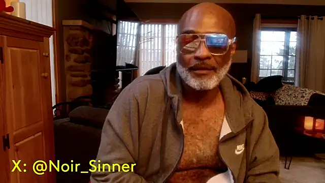 sinnernoir (M mature) - shower/ wet naked ass