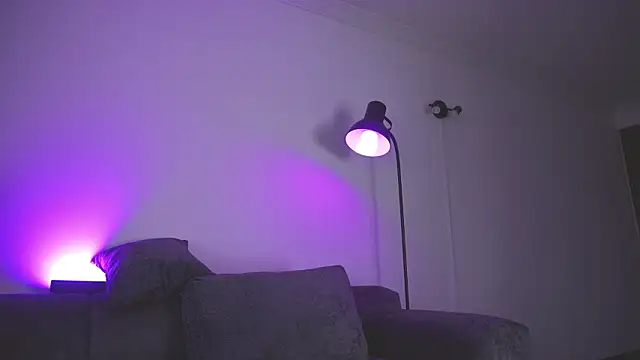 angelinepossy (F teen) - 4 fingers in my pussy