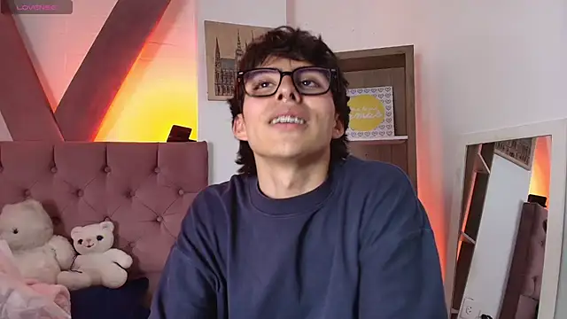 peppertwink (M twink) - OIL FROM CHEST TO COCK NOW