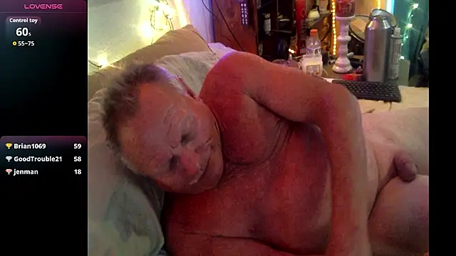 pussyeat2please (M grandpa) - fuck my asshole with big black dildo