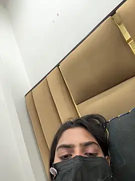 sexyayeshadesi (F young) - Gucci bag