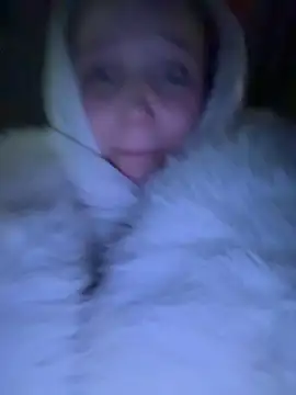 outside_rosy (F teen) - add one more finger and rub harder