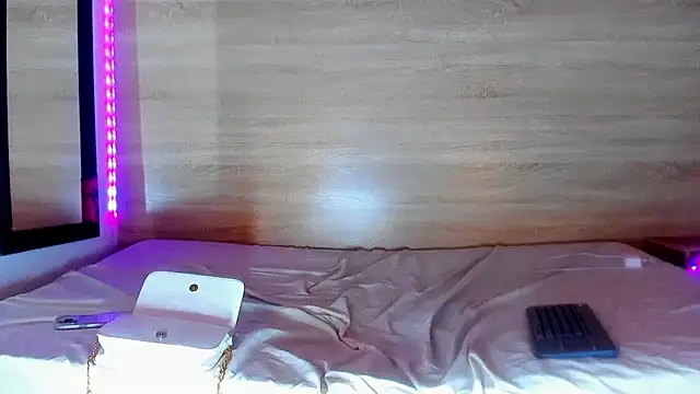 ambarvioletcm - Ambarvioletcm's free webcam - UK Sex Cams