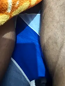 xpriti_x (Ask my age) - Light on public