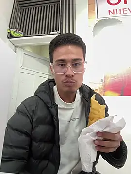 tavohot_ (M young) - Make Me Hot  🕹️X 2 Mins Last Tipper