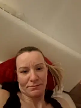 priselvis23 - Priselvis23's free webcam - UK Sex Cams