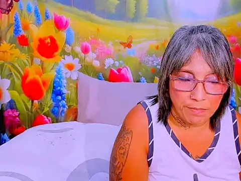 indianroxy (F milf) - wateva makes u happy