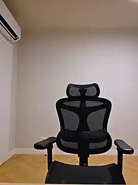 miarides19 - MiaRides19's free webcam