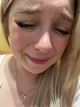 CherryAuroraa Live Webcam on Stripchat