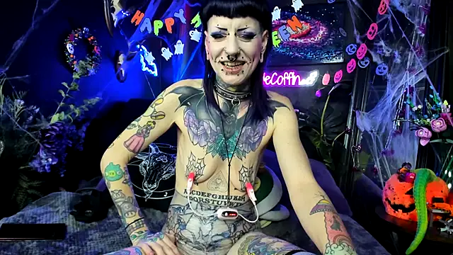 purple_coffin666 (F young) - Show new Pussy Tattoo