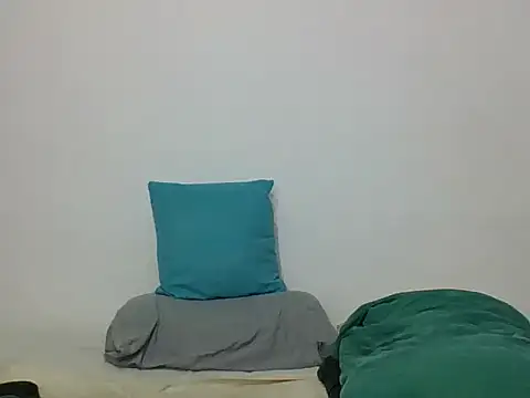 triistan_king10 - TRIISTAN_KING10's free webcam - UK Sex Cams