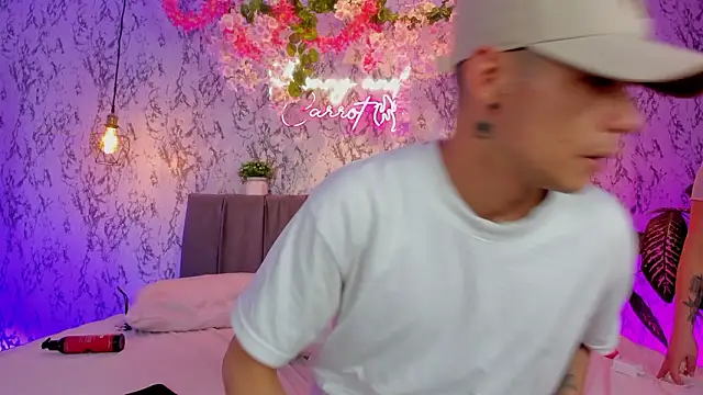 bonny_and_carrot - Bonny_and_carrot's free webcam - UK Sex Cams