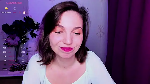 kindhazelhere_ - KindHazelHere_'s free webcam