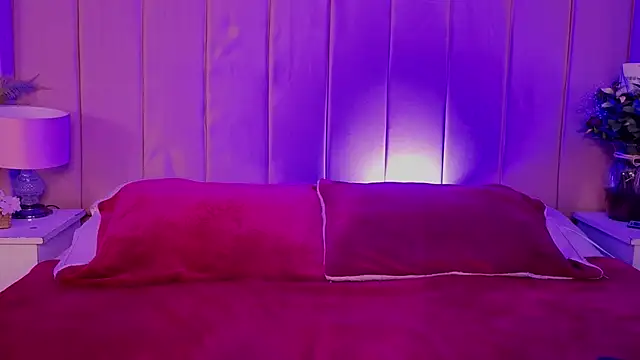 mollybigboobs12 - MollyBigBoobs12's free webcam - UK Sex Cams