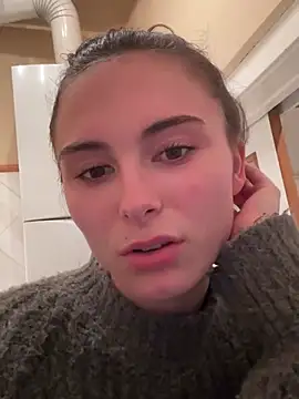 Hi, my name is Sophia. I’m from Austria, a hot and naughty girl.  Press my ❤️💋