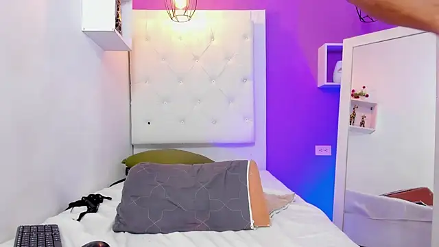 Pamela_george_hot69 live sex cam