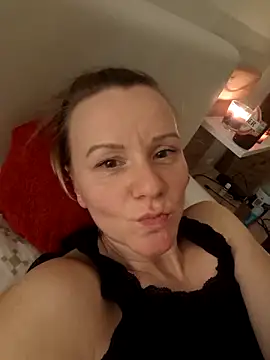 priselvis23 - Priselvis23's free webcam