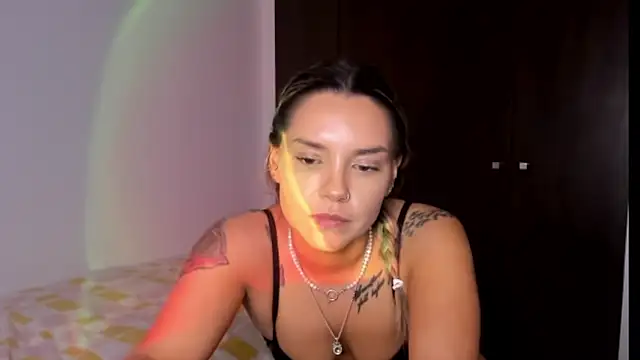 juliiethdz - JuliiethDz's free webcam