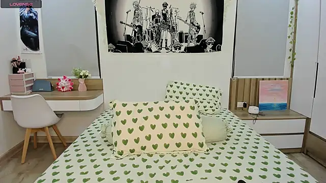 yena-little - Yena-little's free webcam