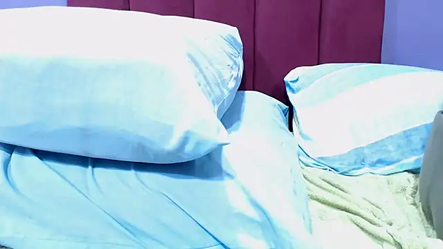 gianttittts - GiantTittts's free webcam