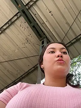 Mikaellaginx live sex cam