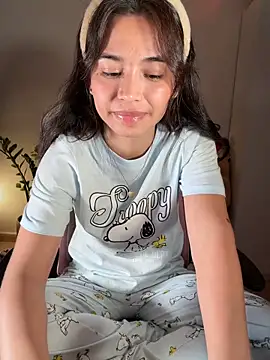 Adriennesexxx live sex cam