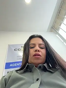 Ariana-07 live sex cam