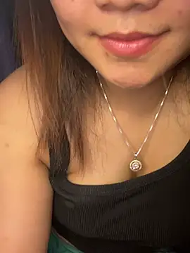 Webcam Model (Sunset-yll)  is live.Free join now!