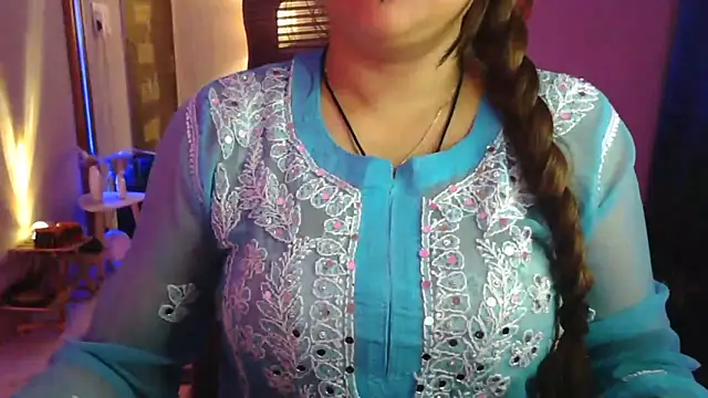 Mitikaa live sex cam