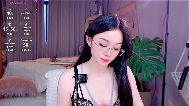 美女JaeHartMorn在线直播