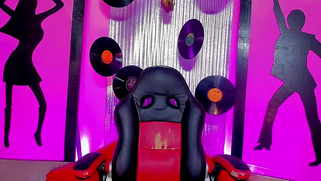 nickyminach_ - Nickyminach_'s free webcam - UK Sex Cams