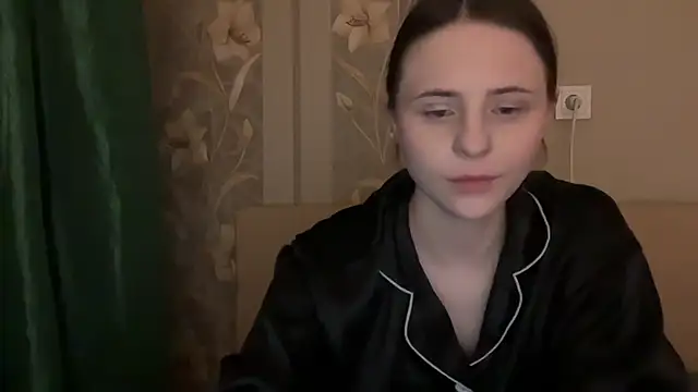 little_shy_girll - Little_shy_girll's free webcam - UK Sex Cams