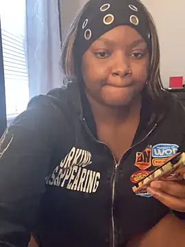 Webcam Model (Fxncymuse)  is live.Free join now!