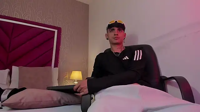 Dominic_Foxx webcam stripchat model stream image